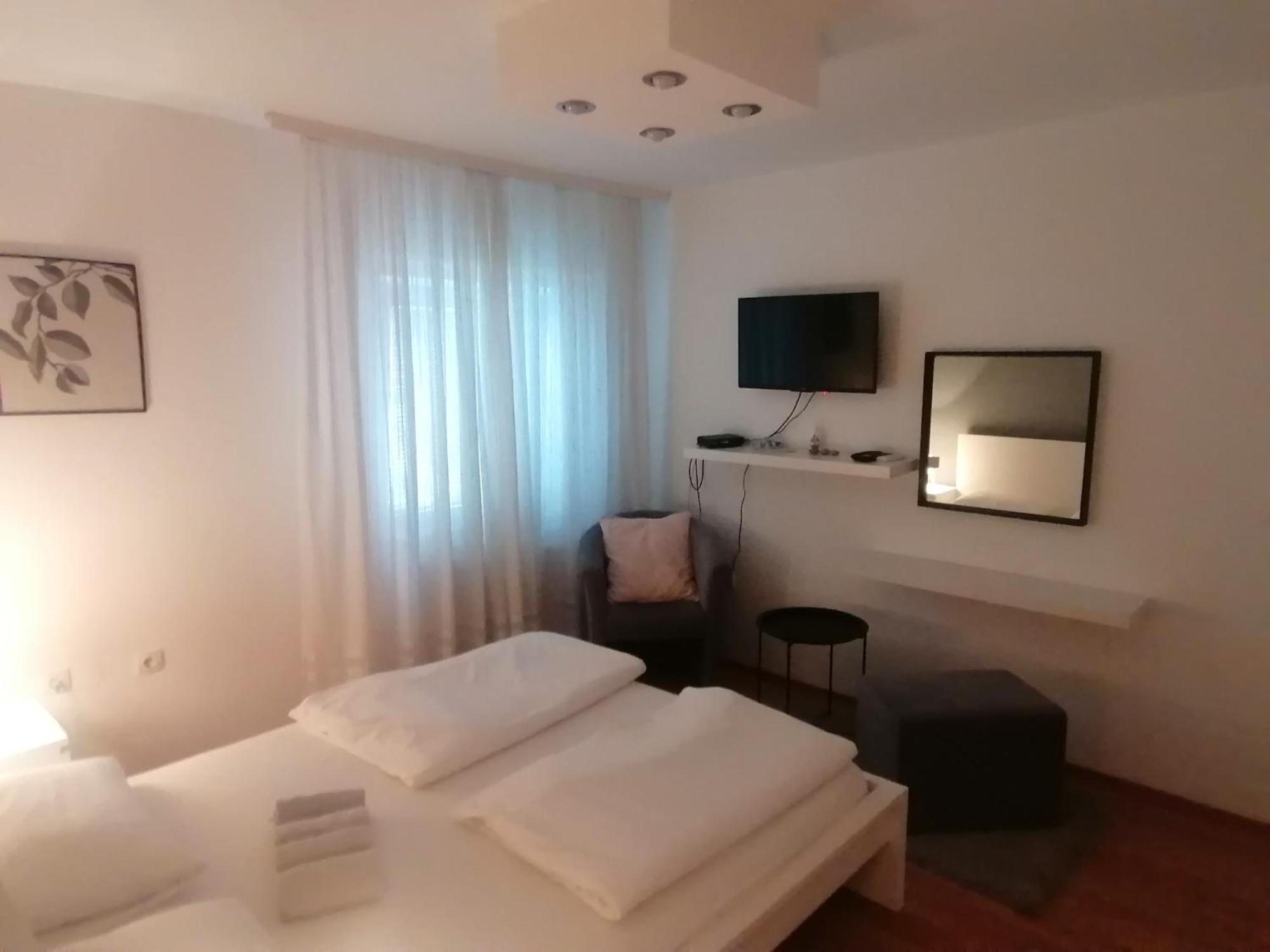 Veliki Park Vila Šabac Quarto foto